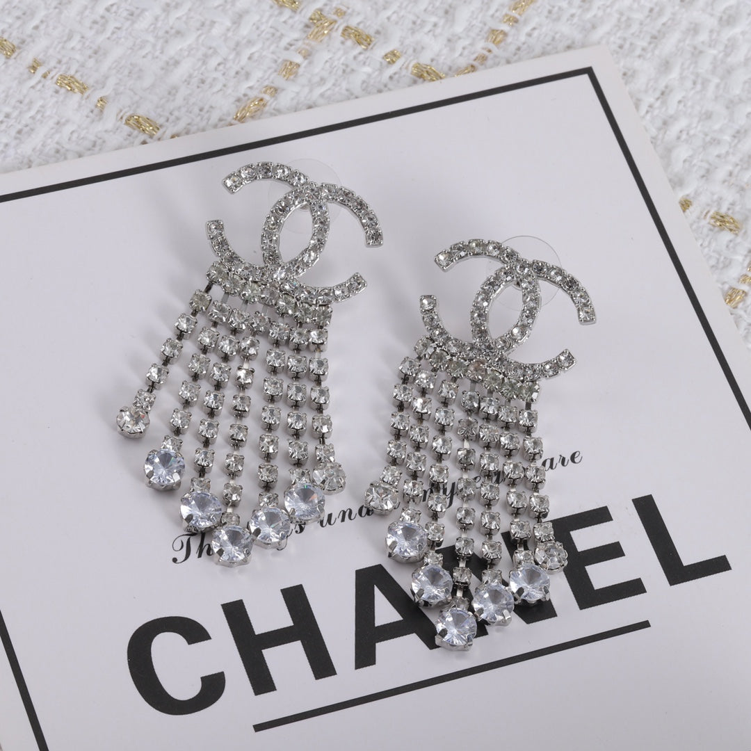 14C505EDE Stylish Earrings