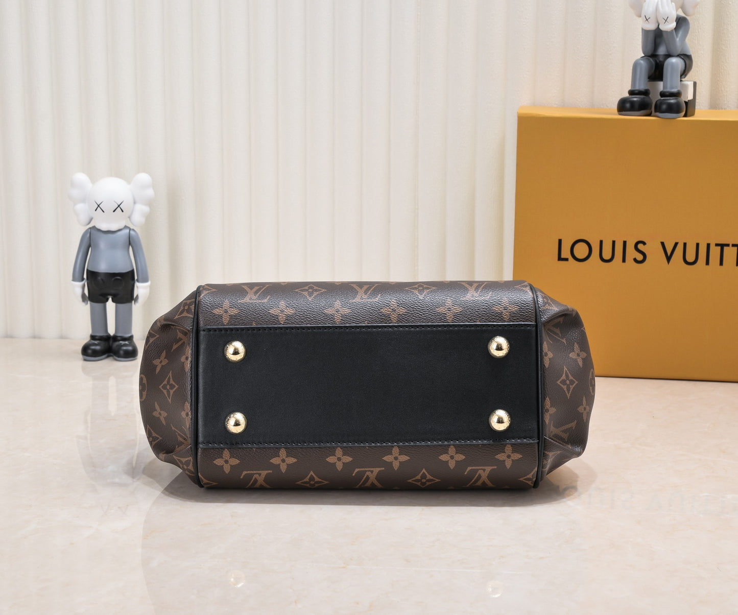 165NE102BDE Stylish leather bag