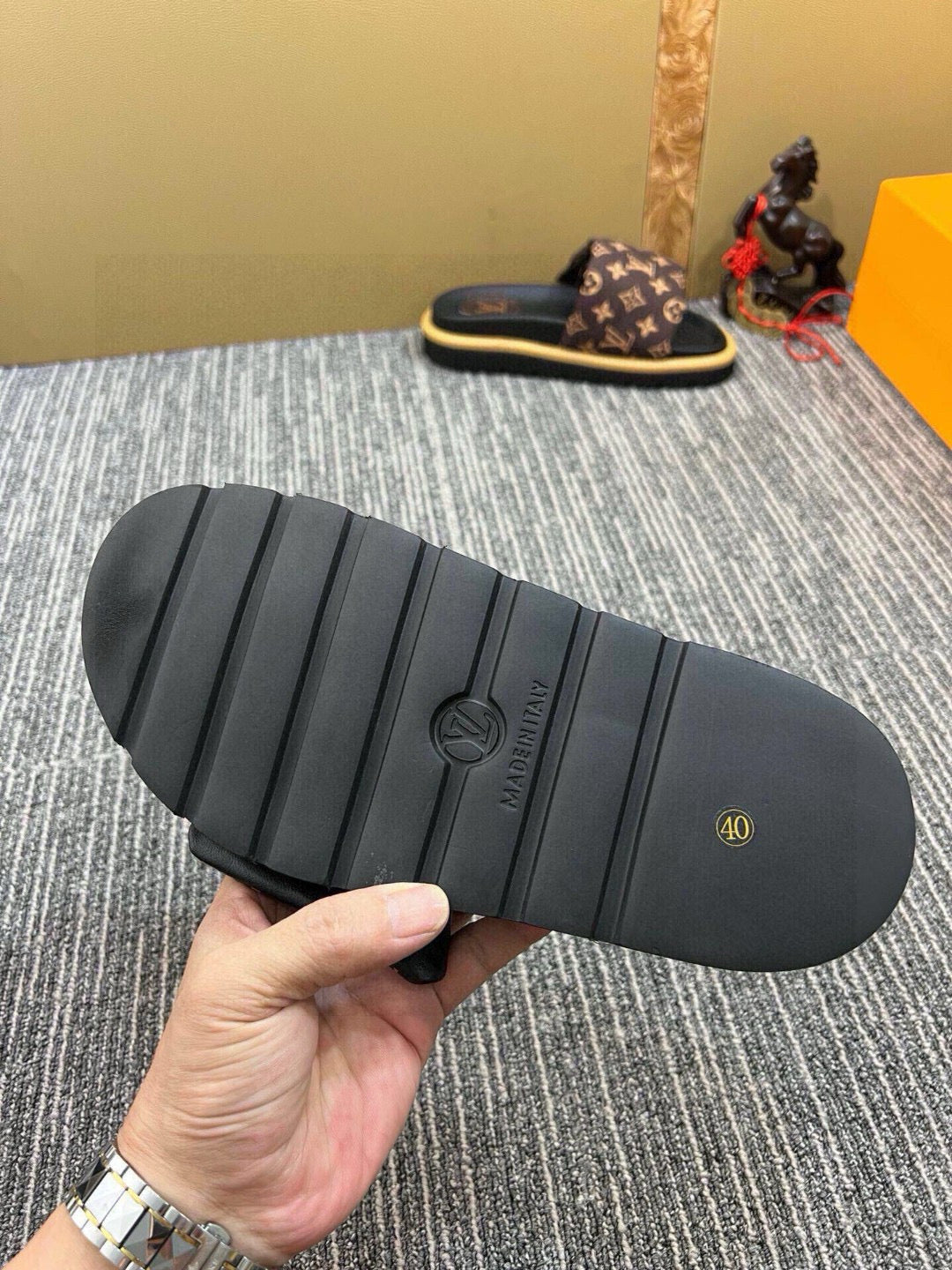 5QE12ZDE Stylish Slippers