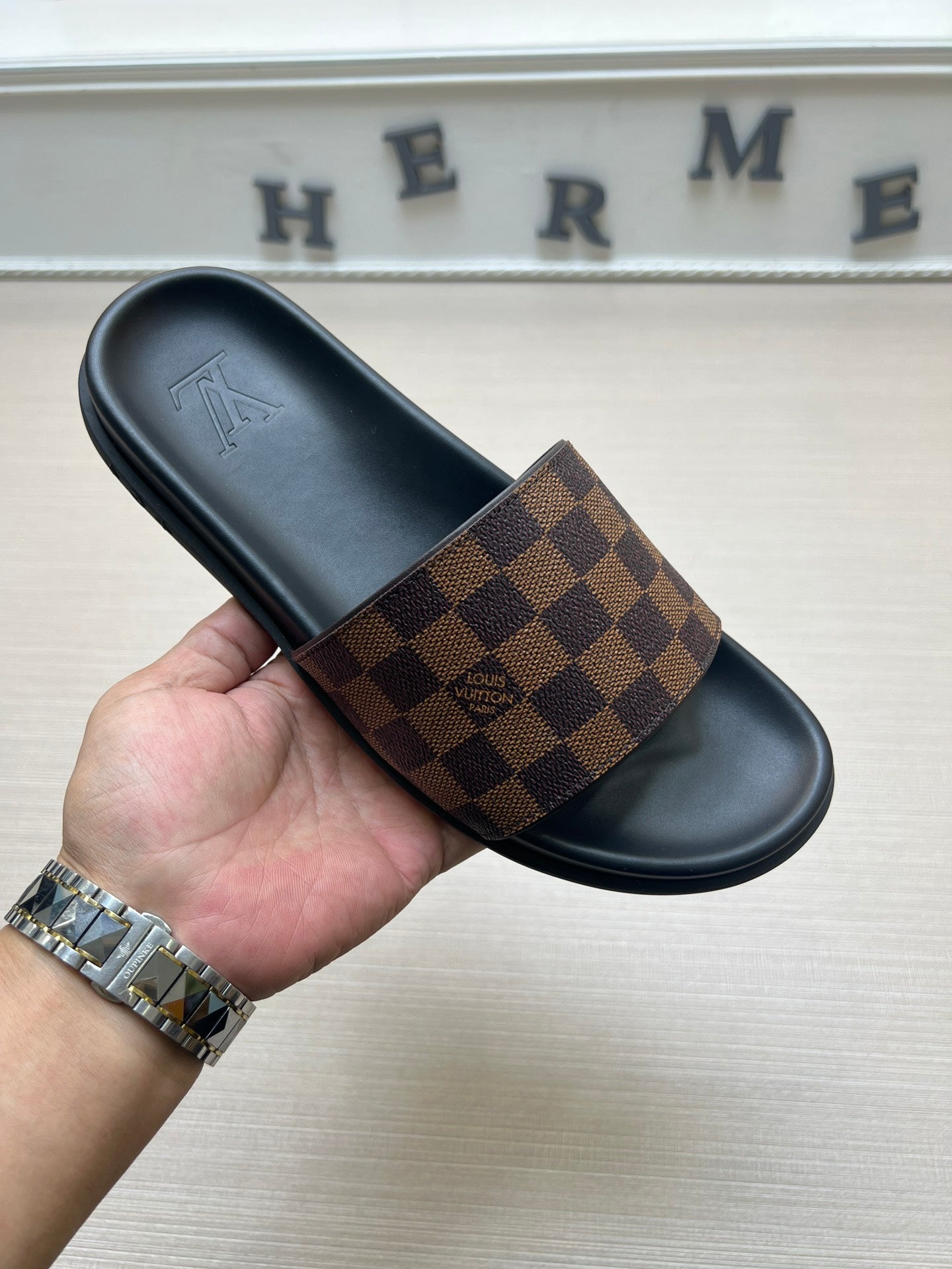 54E60ZDE Stylish slippers