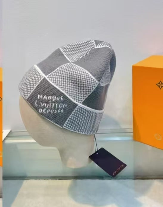 125ZE501DE Stylish hats