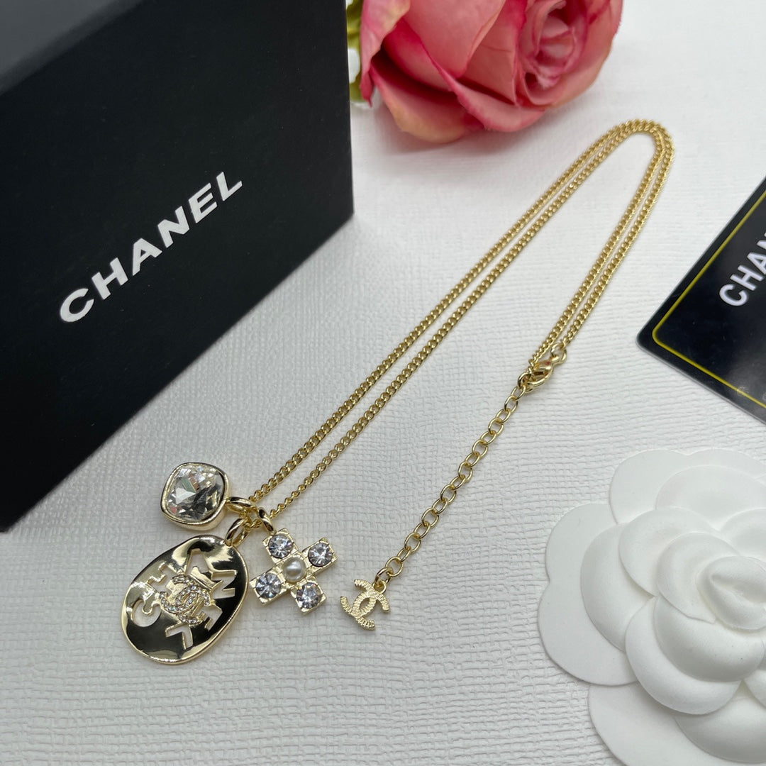 14C916DE Stylish Necklaces