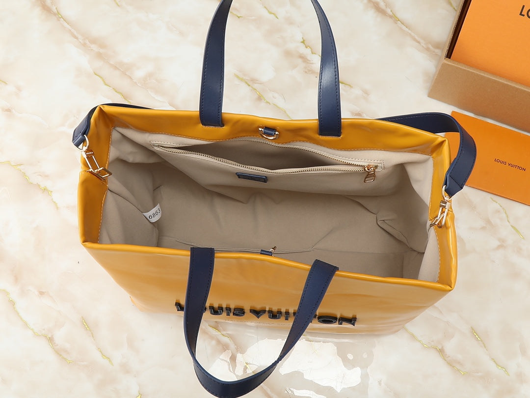 15XE9BDE Stylish leather bag