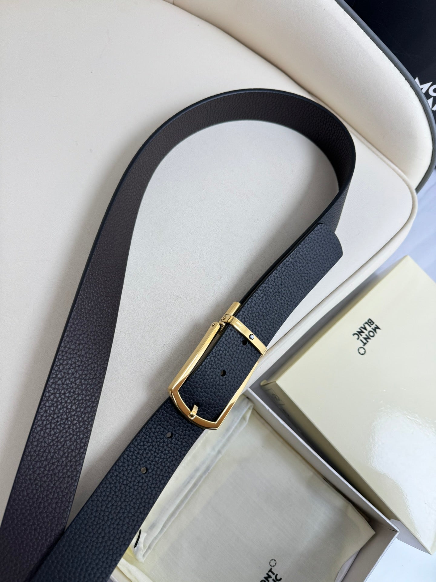 155RA238PDE Stylish High quality belt With full package