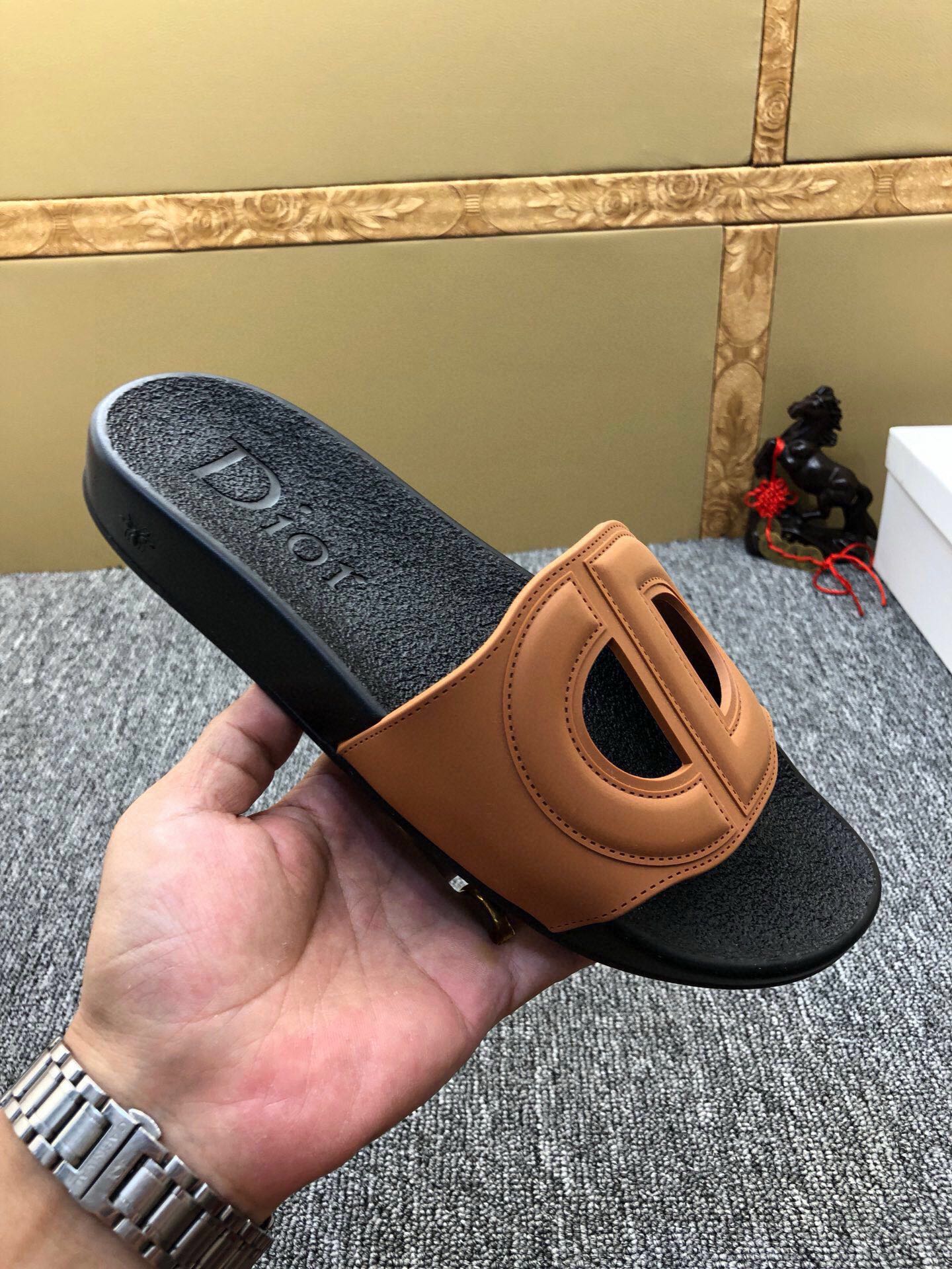 54D51ZDE Stylish slippers