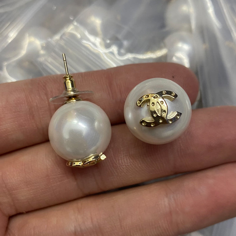 14C897EDE Stylish Earrings