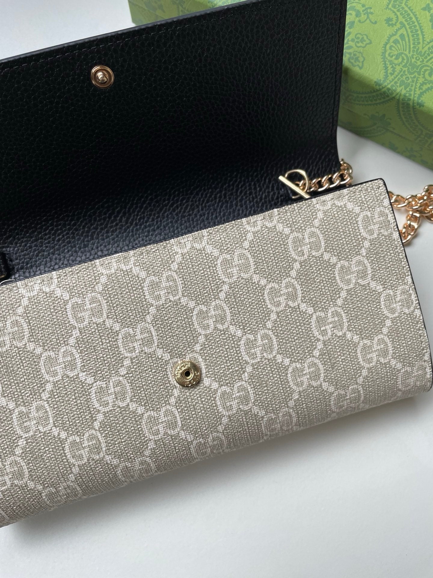 15RB71BDE Stylish leather bag