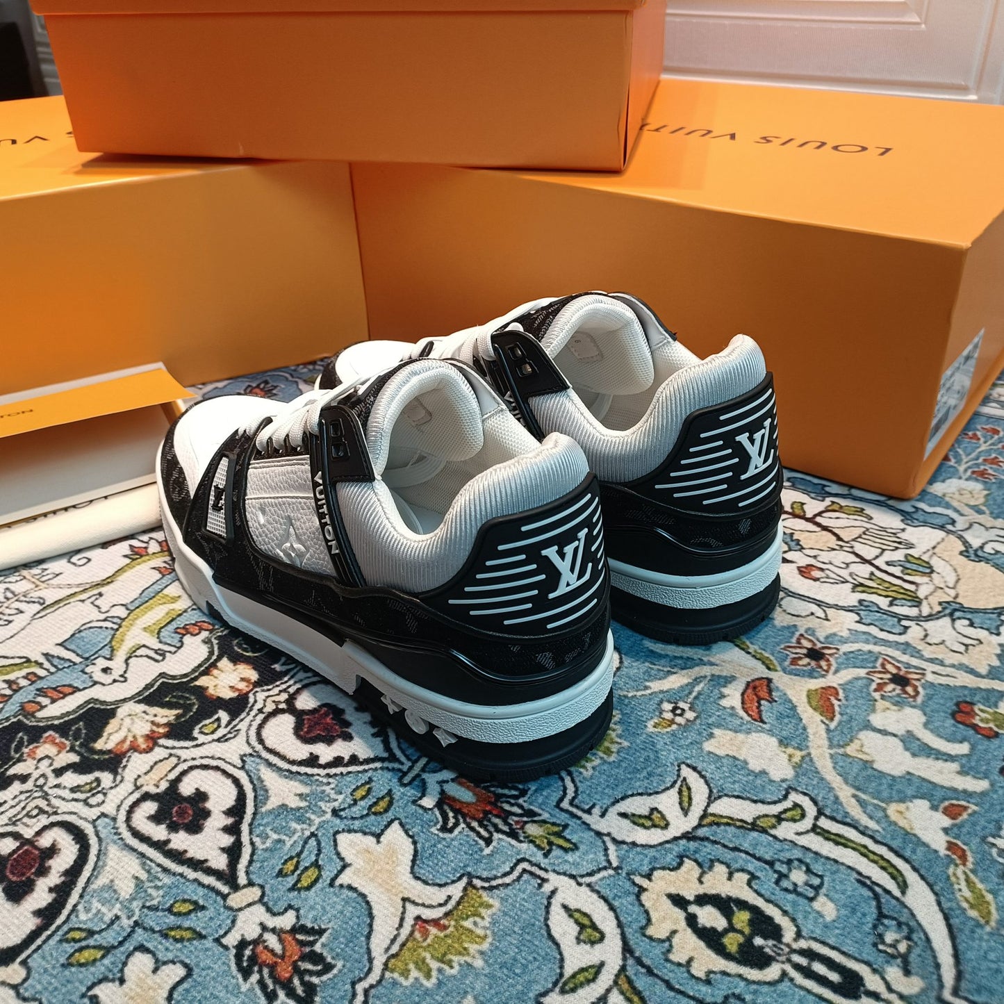 1XE23ZDE Stylish Sneakers