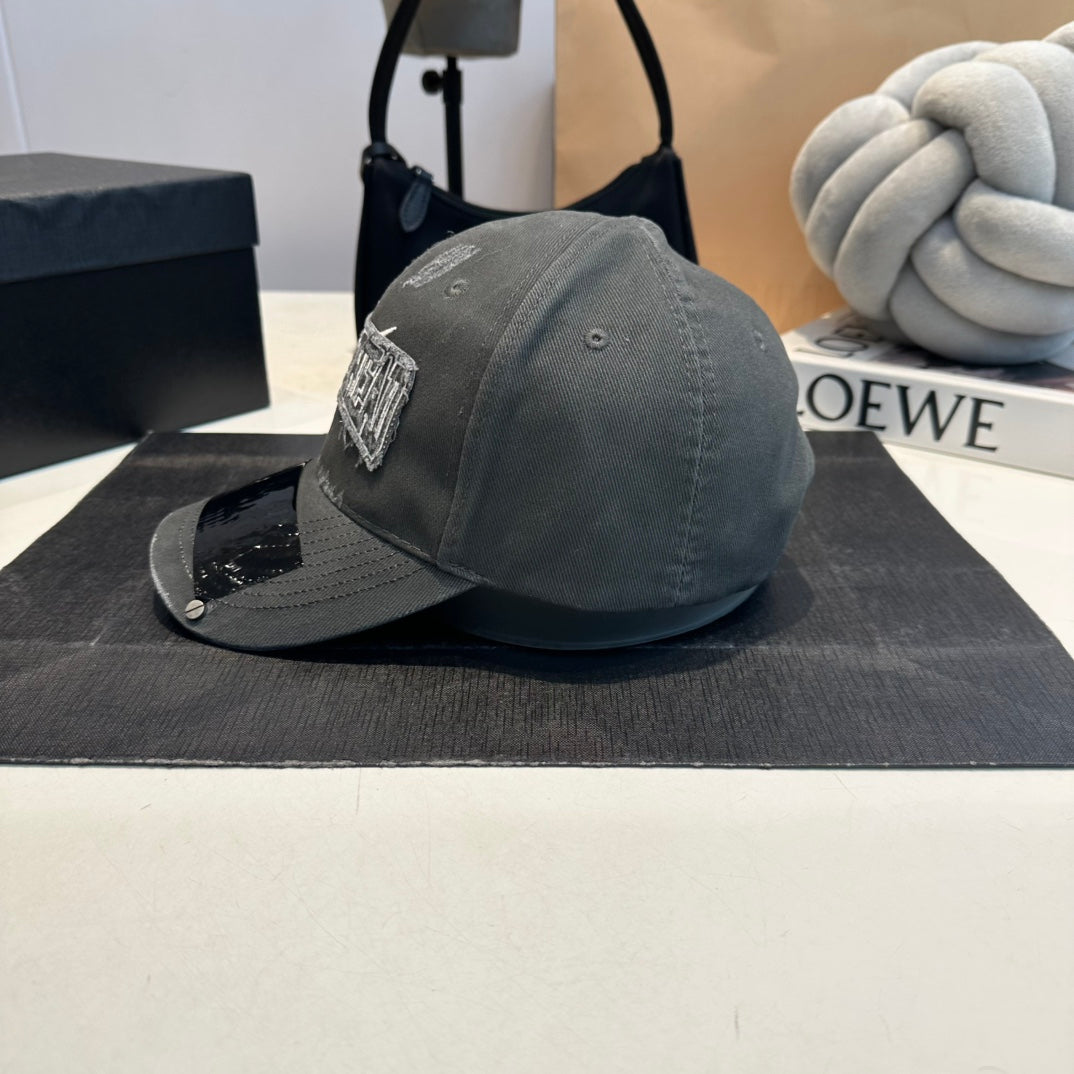 125ZJ512MDE Stylish hats