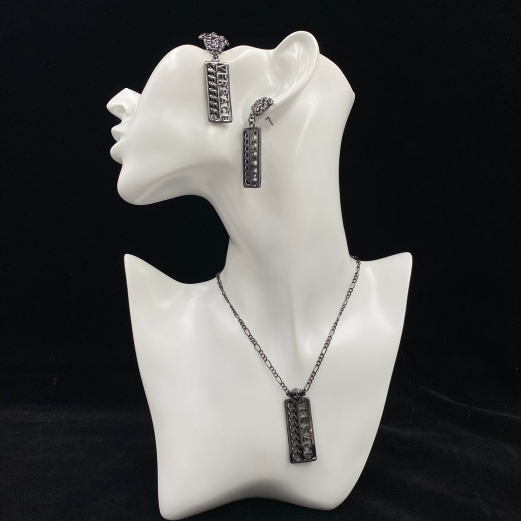 175RV100XDE Stylish Necklace