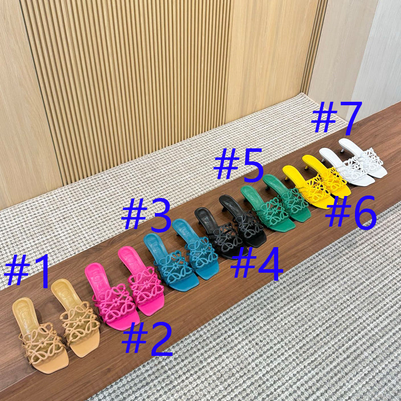 255QA33ZDE Stylish leather Slippers