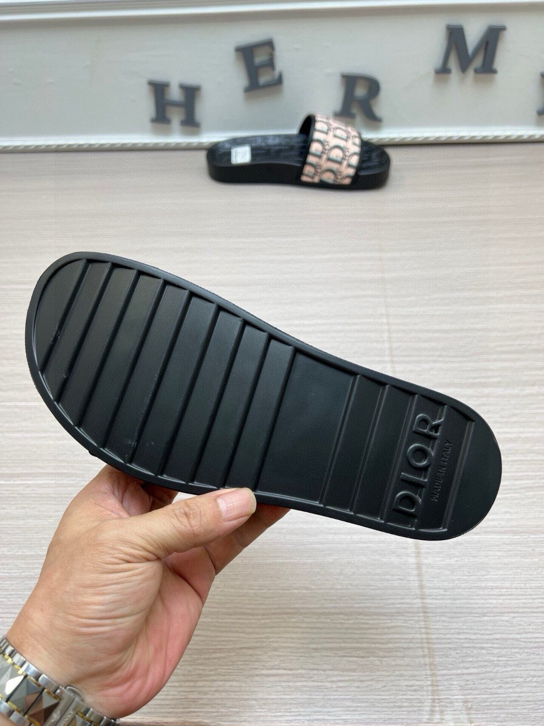 535ZD280ZDE Stylish Slippers