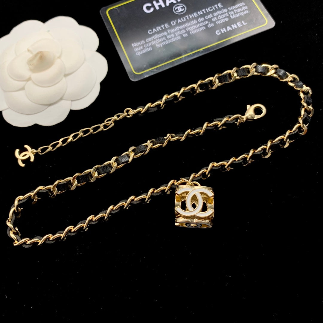 1NC182XDE Stylish Necklaces