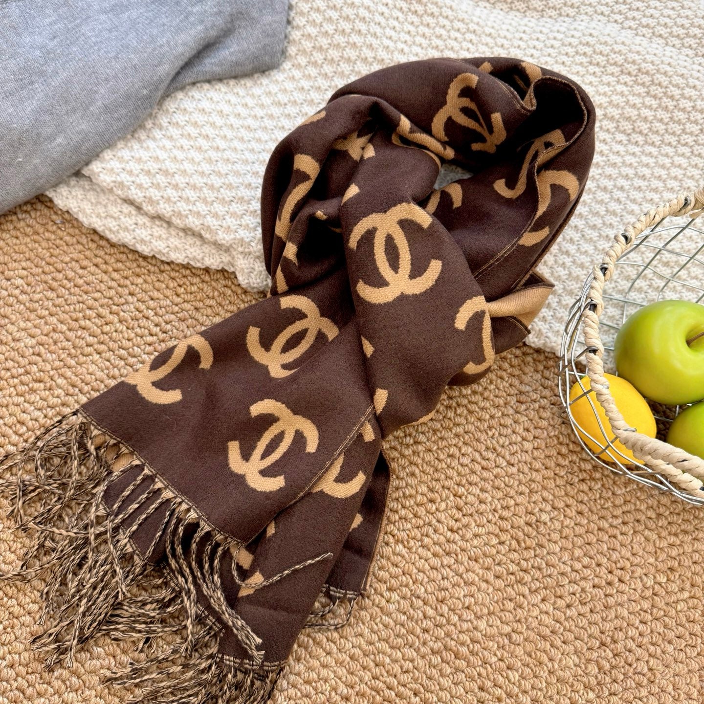 185ZC72WDE Stylish Winter Scarves