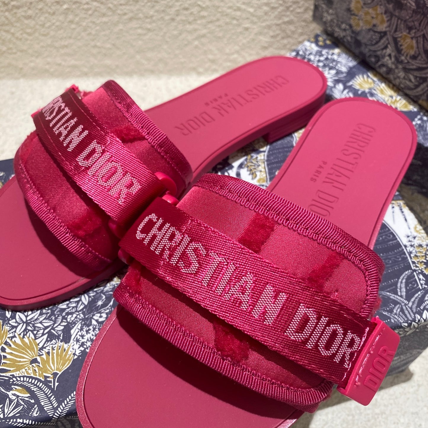 14D16ZDE Stylish slippers
