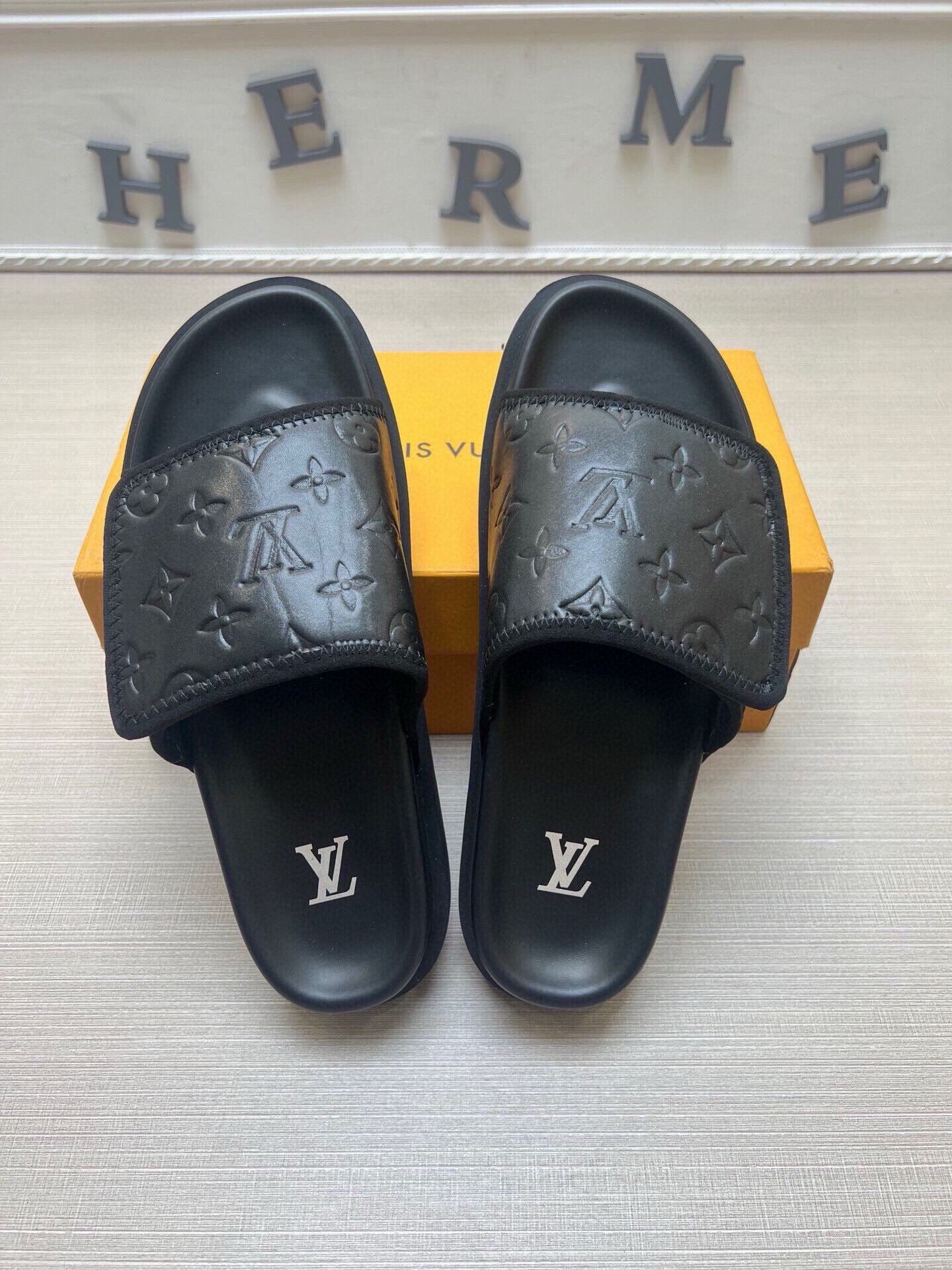 5LE210ZDE Stylish Slippers