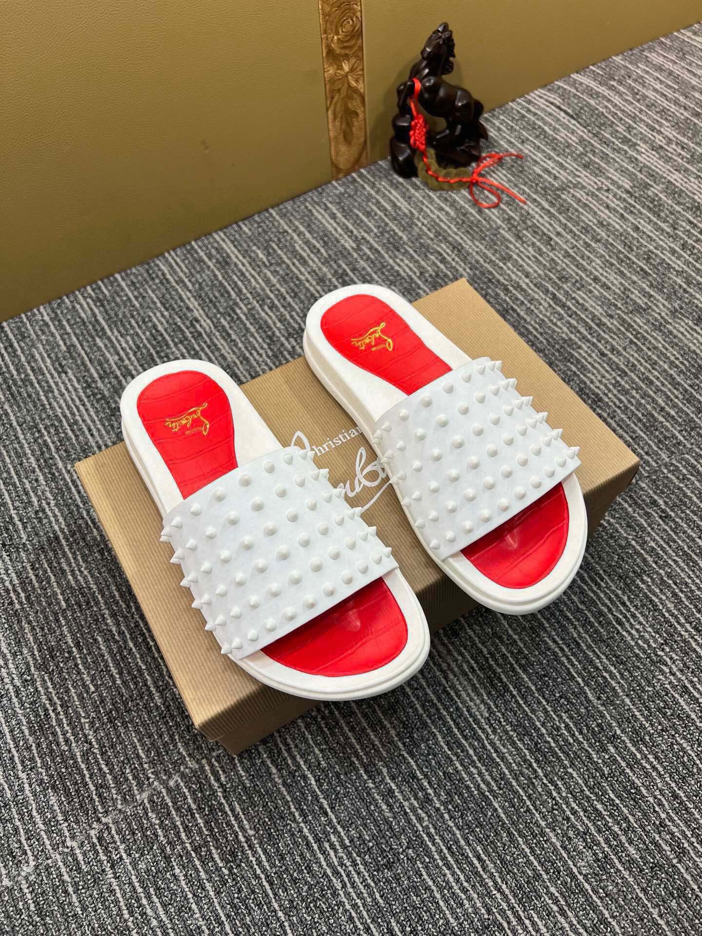 54A127ZDE Stylish slippers