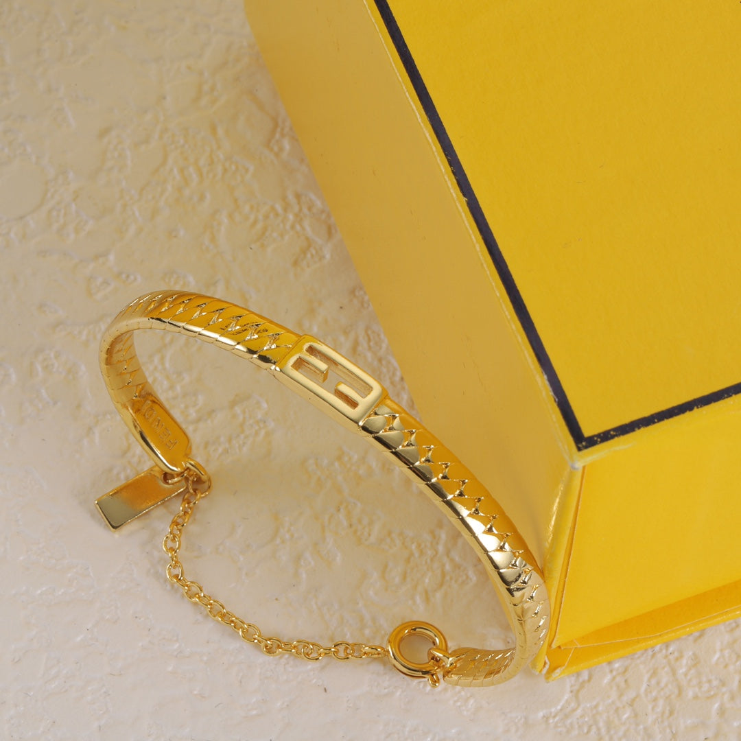 14F589KDE Stylish Bracelets