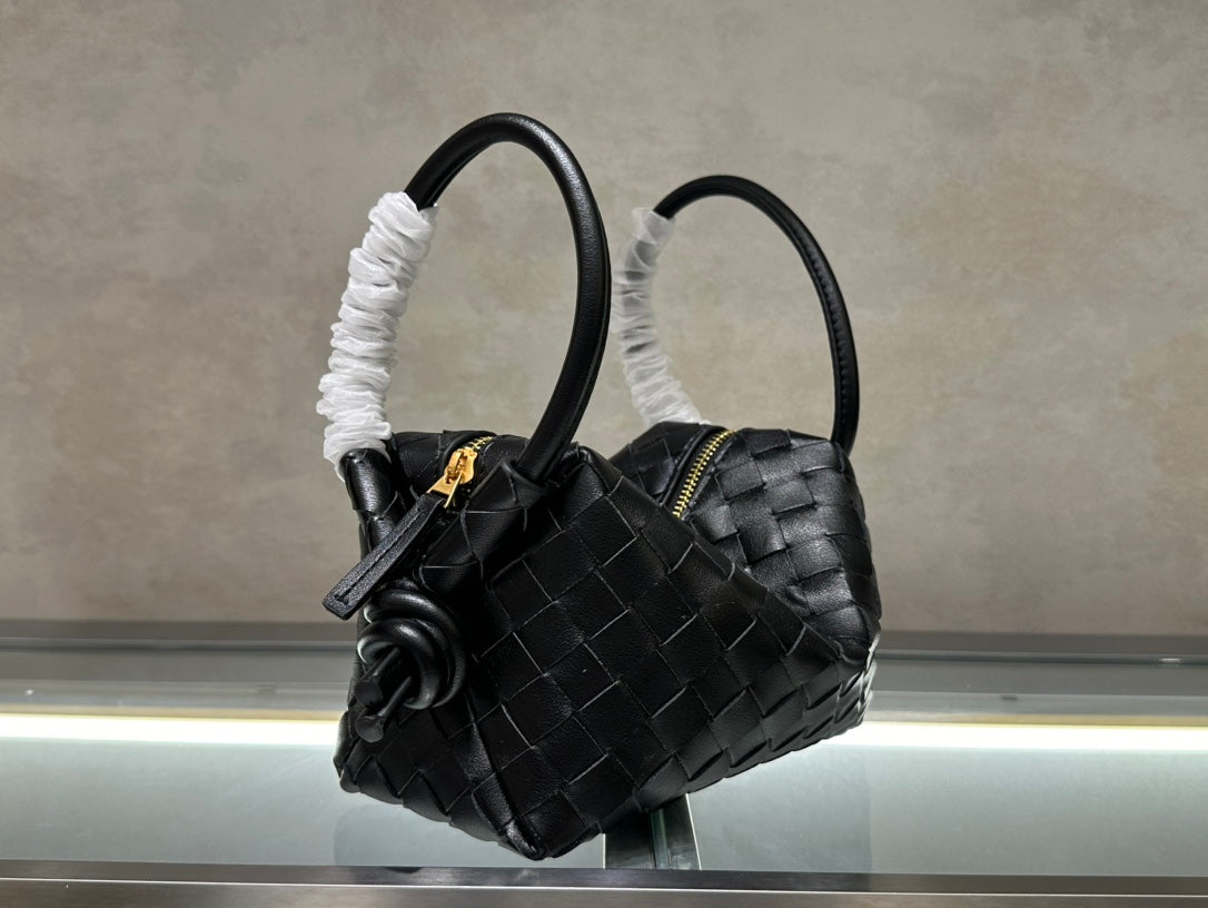 1XA84BDE Stylish leather bag