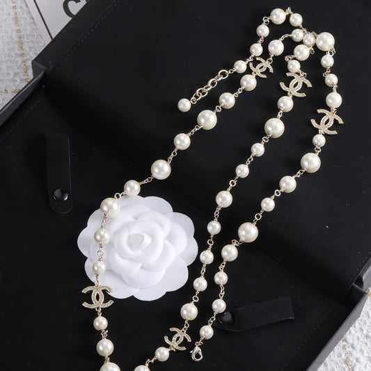 15NC18XDE Stylish Necklaces