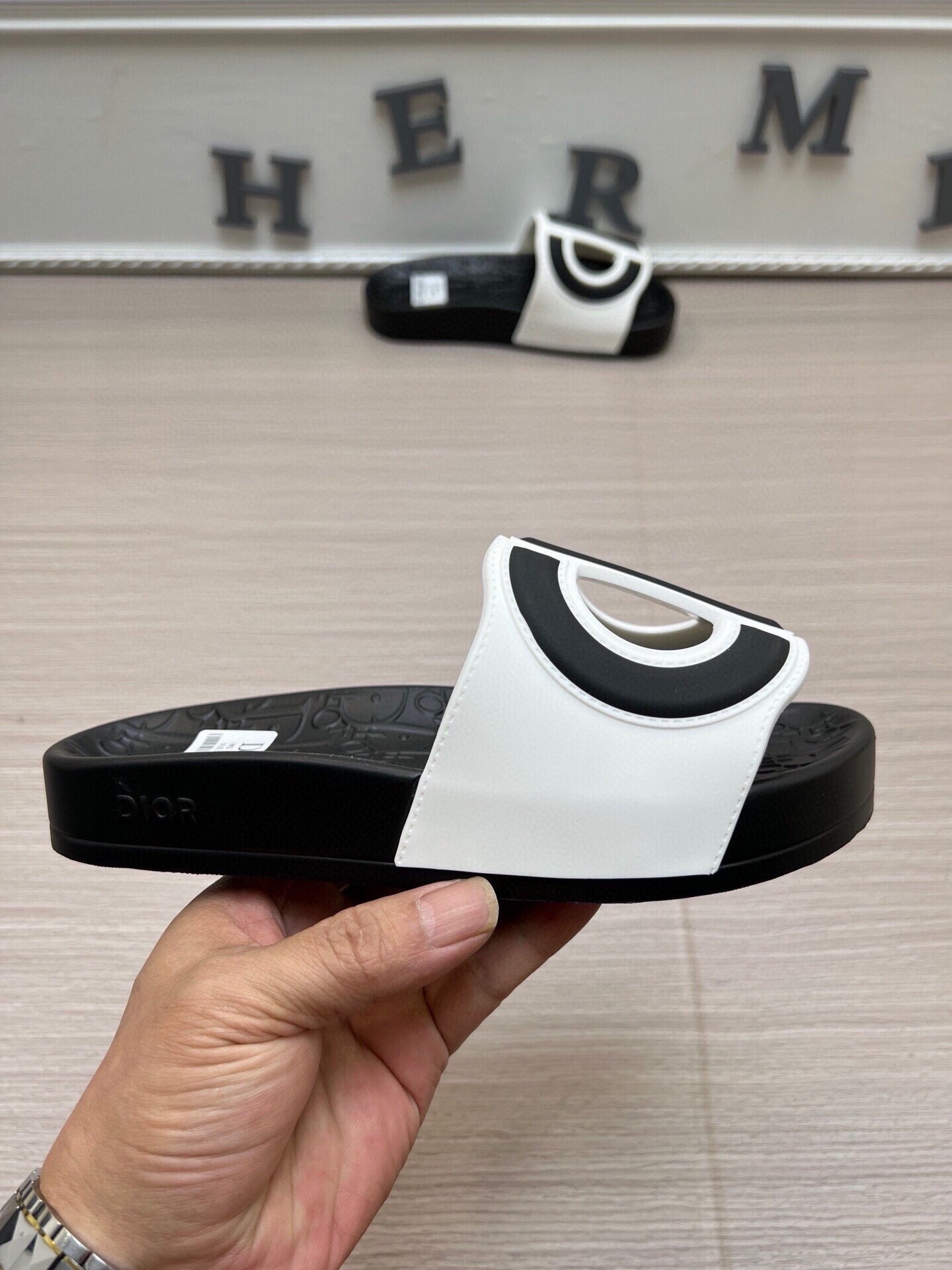 5LD213ZDE Stylish Slippers