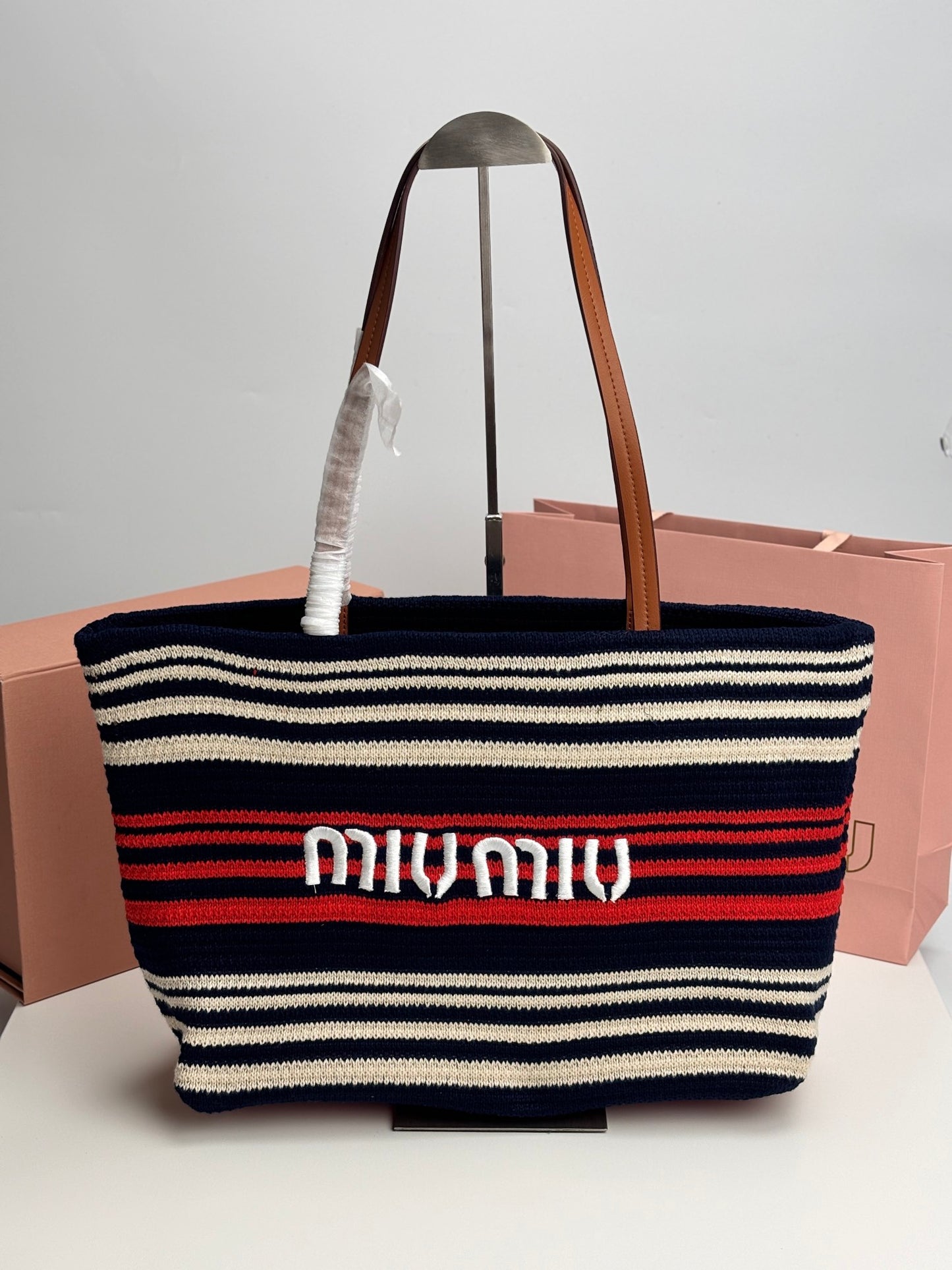 1XA78BDE Stylish Woven Bag