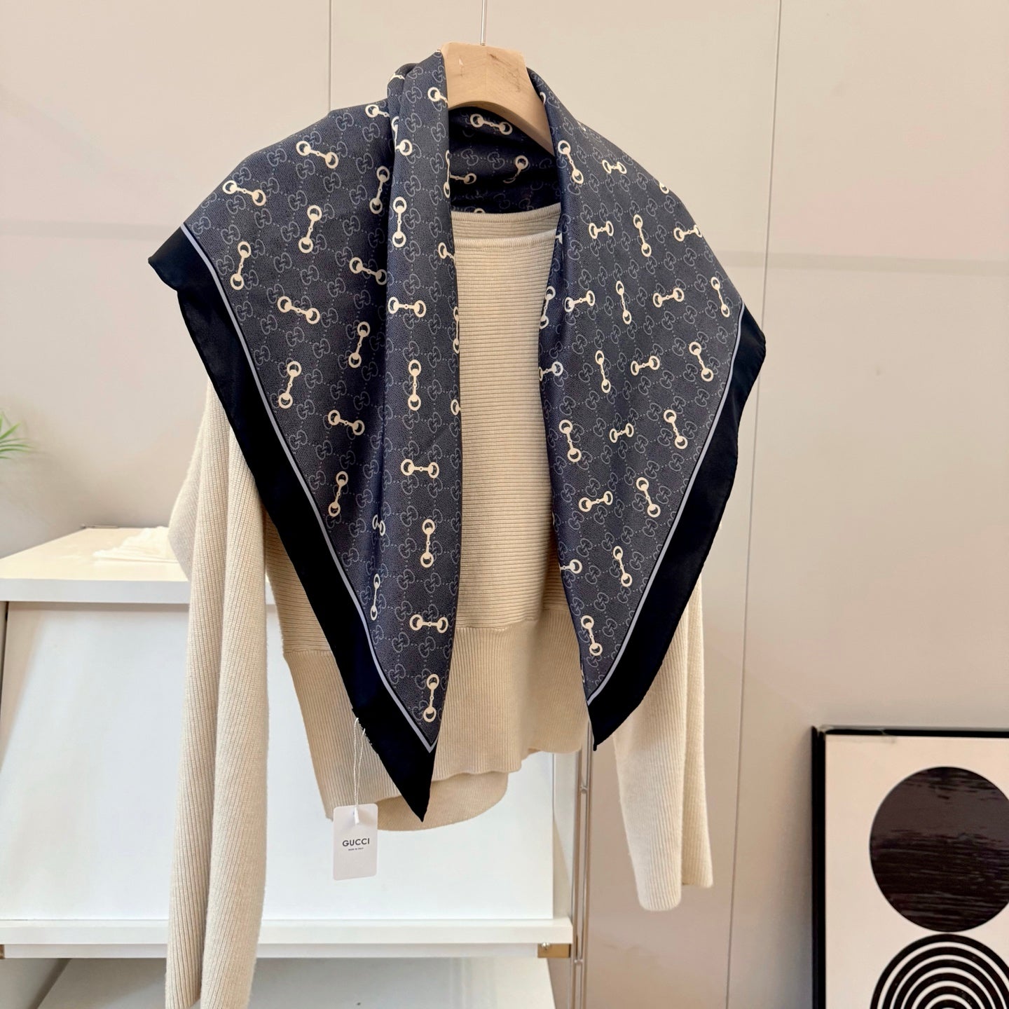 135ZB215WDE Stylish Silk Scarve