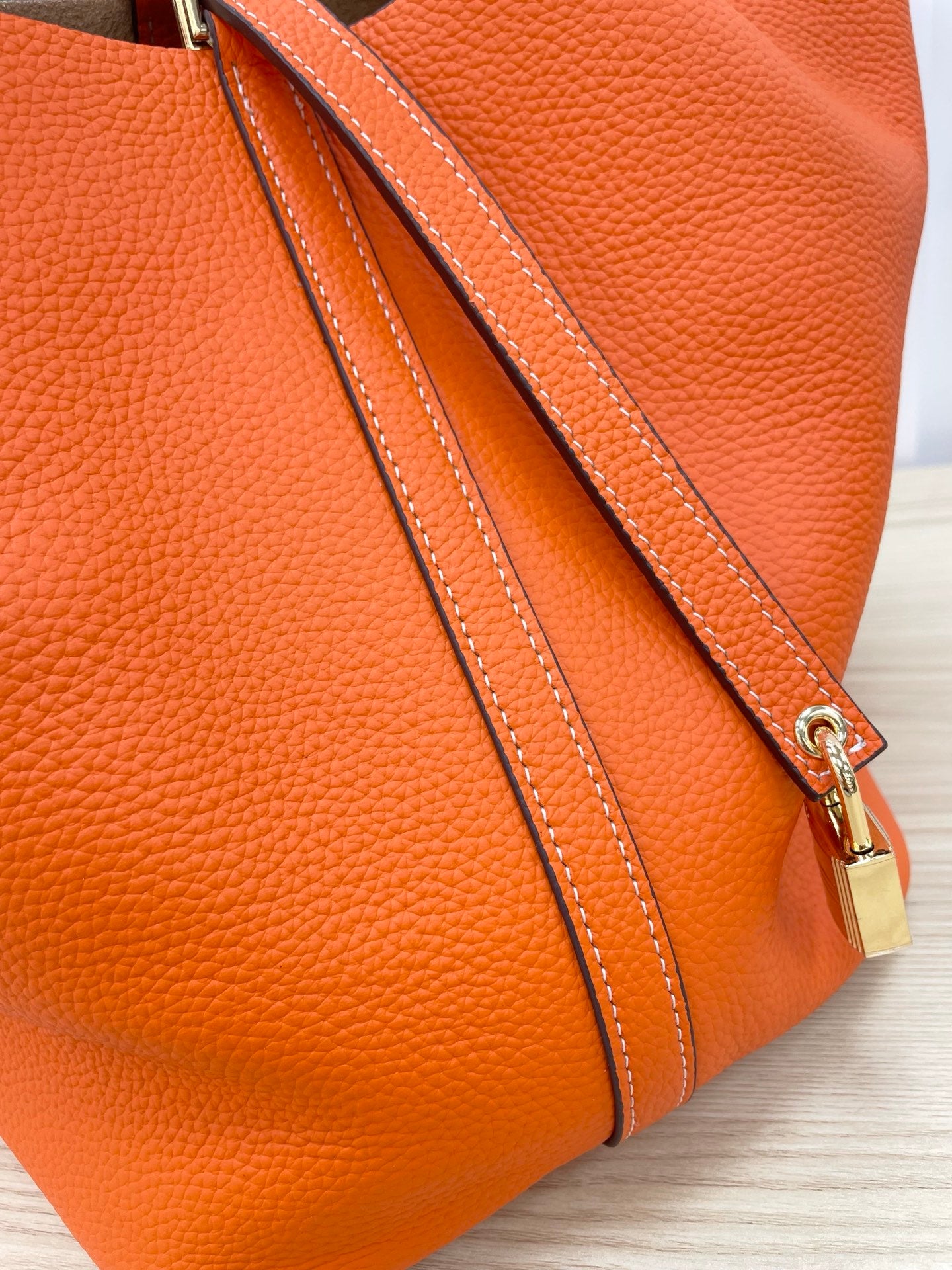 15RH5BDE Stylish leather bag