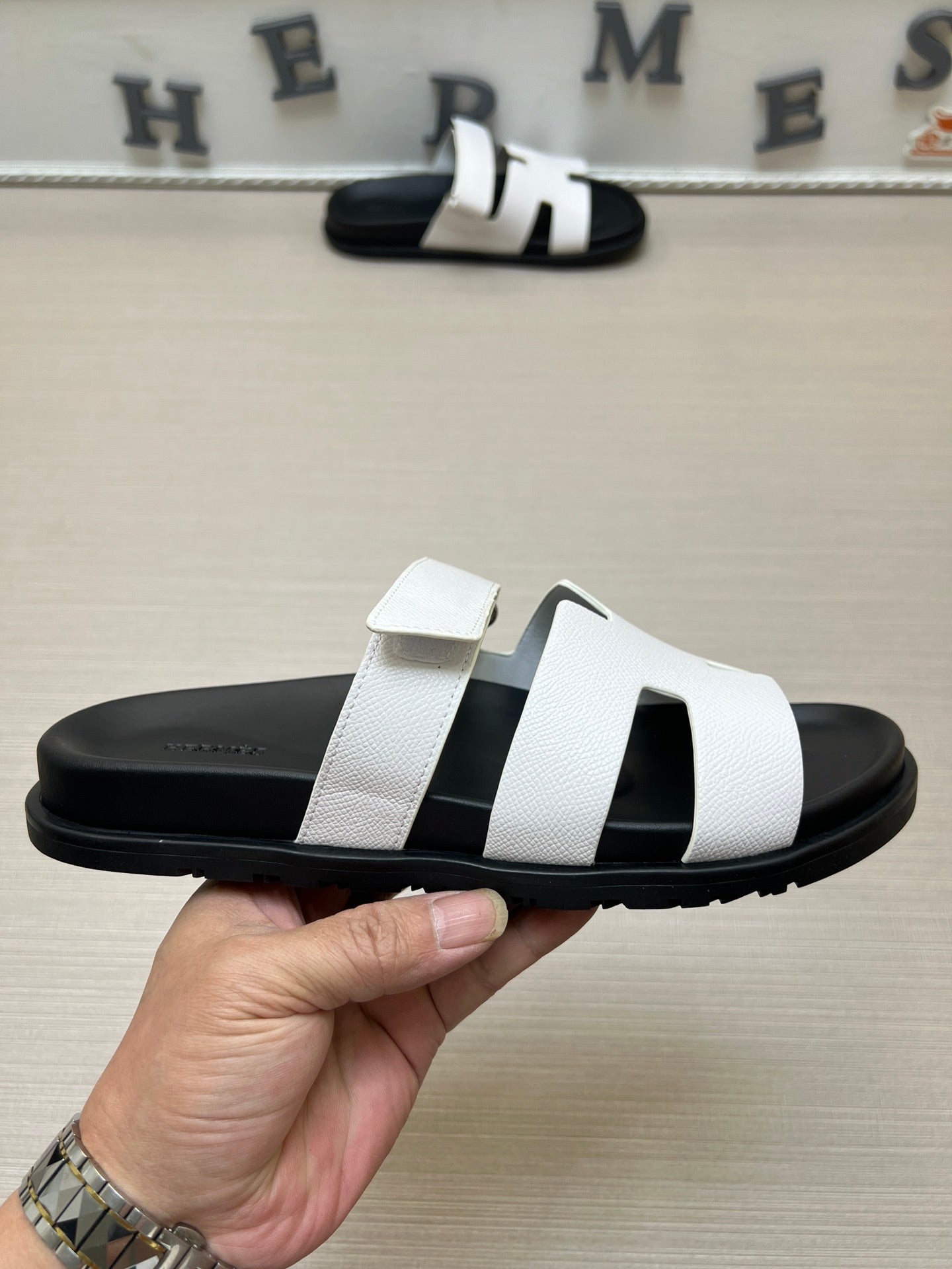 54H1ZDE Stylish slippers