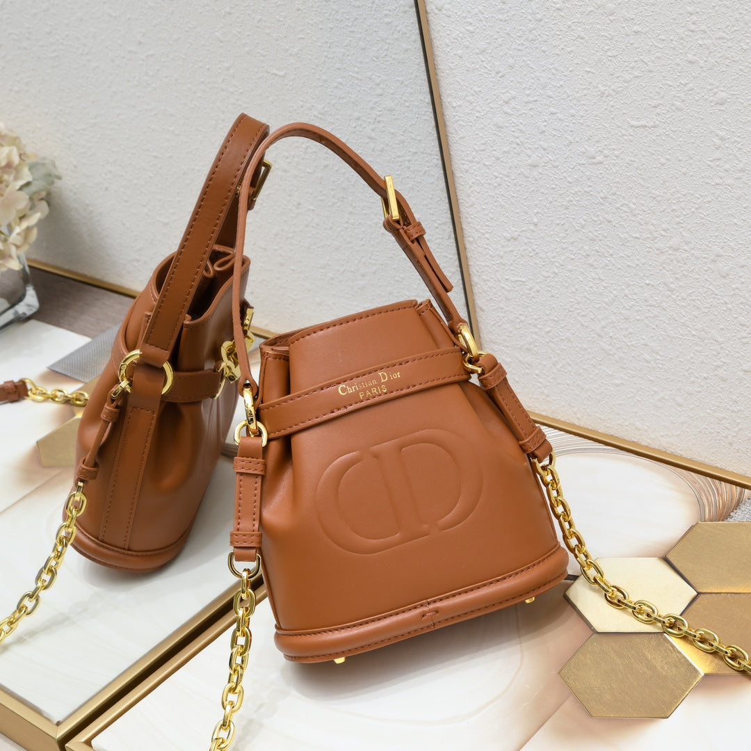 2XD370BDE Stylish leather bag 