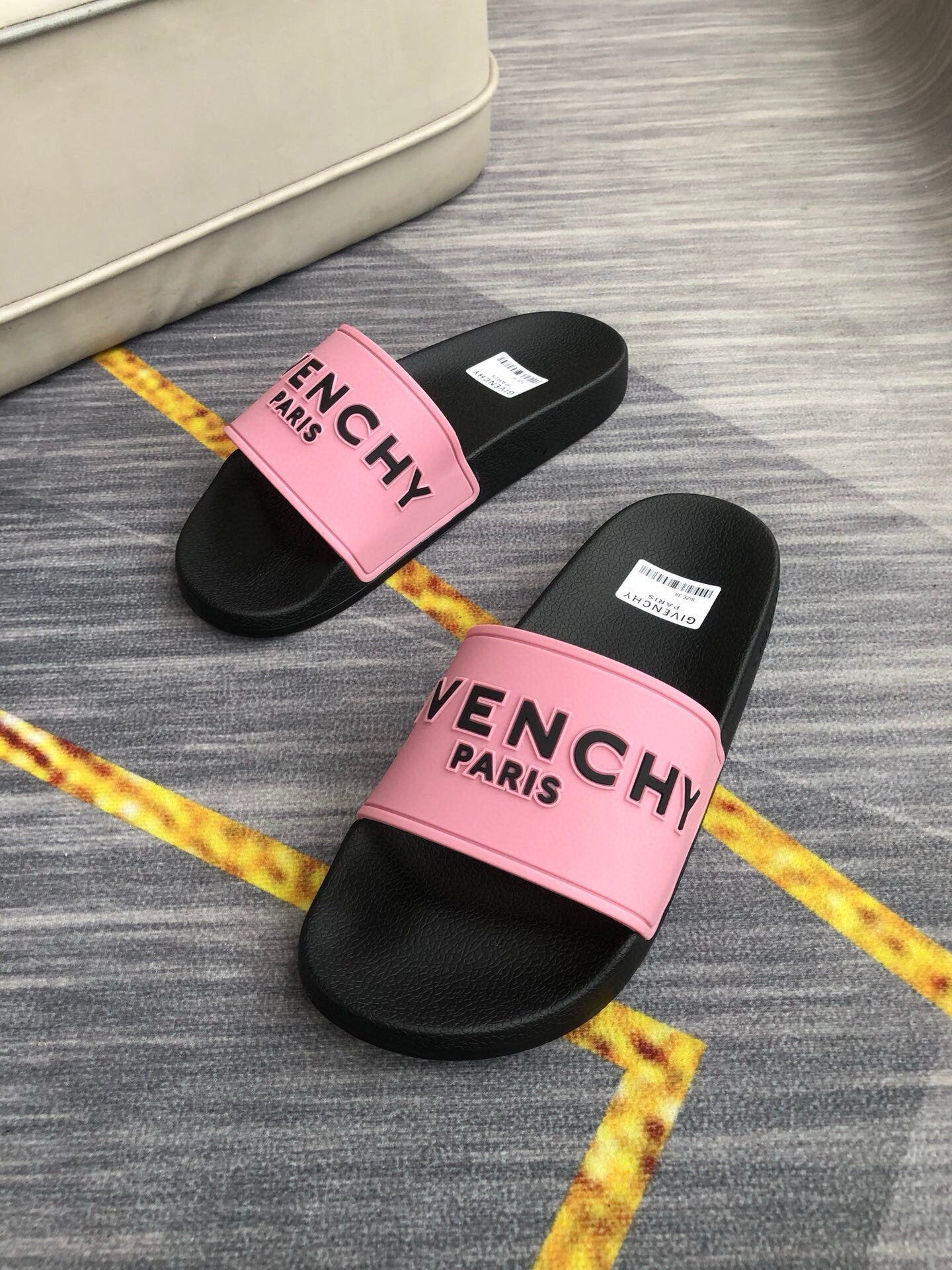 535ZGV265ZDE Stylish Slippers