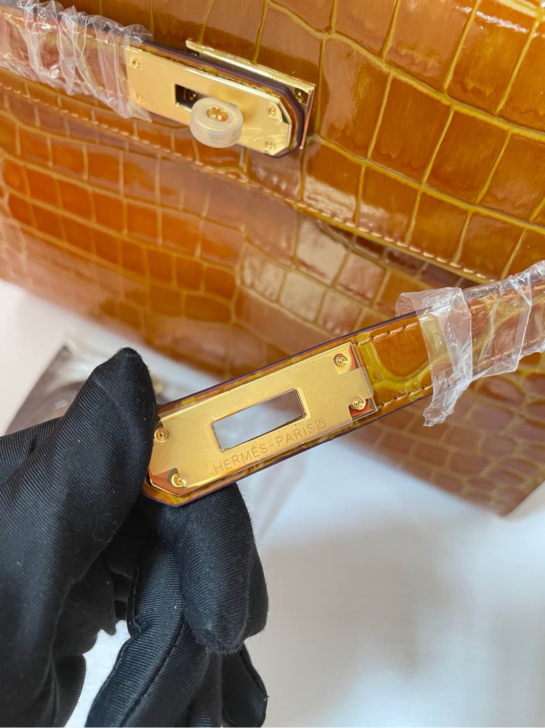 2WH28BDE Stylish leather bag