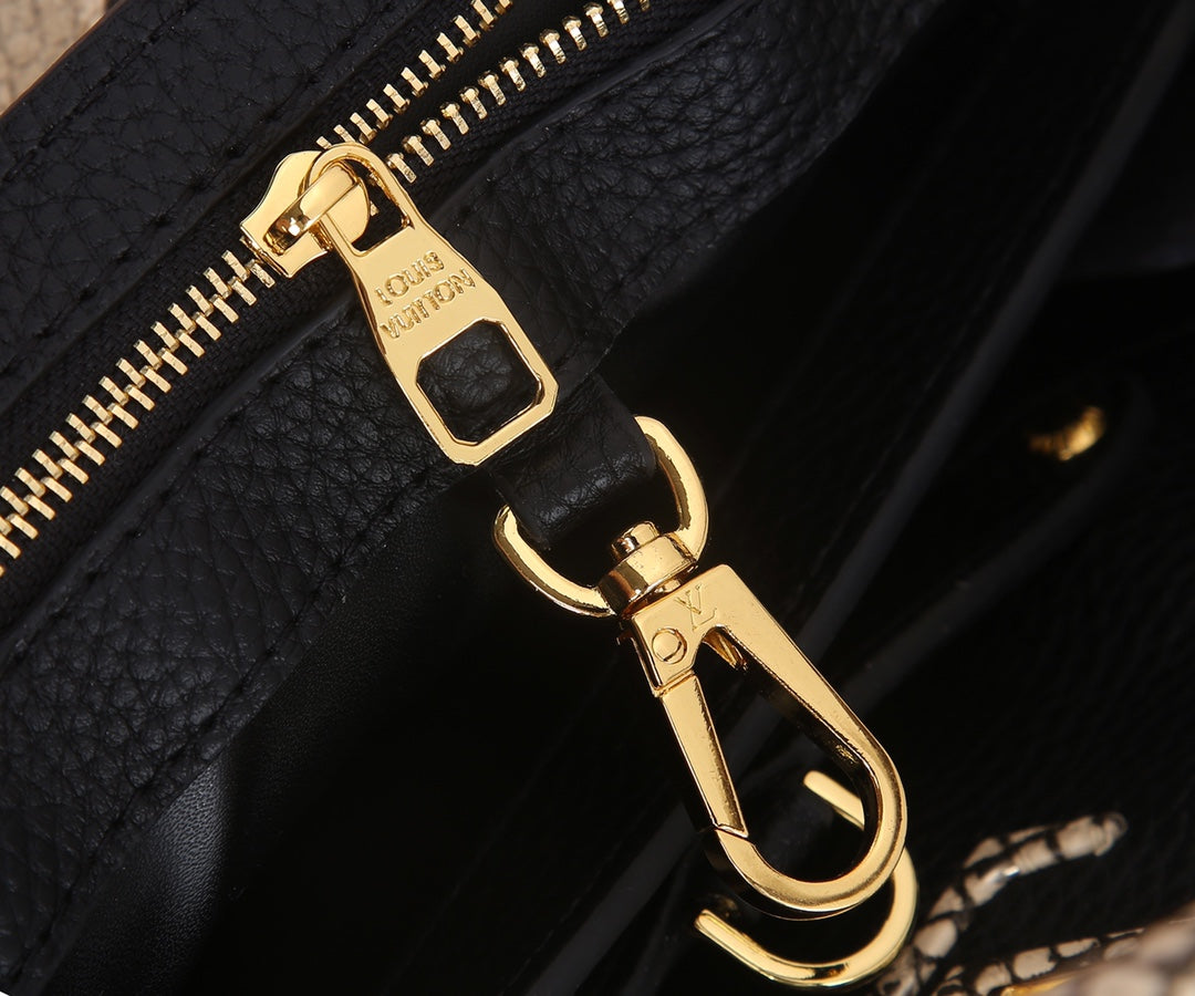 1XE443BDE Stylish leather bag