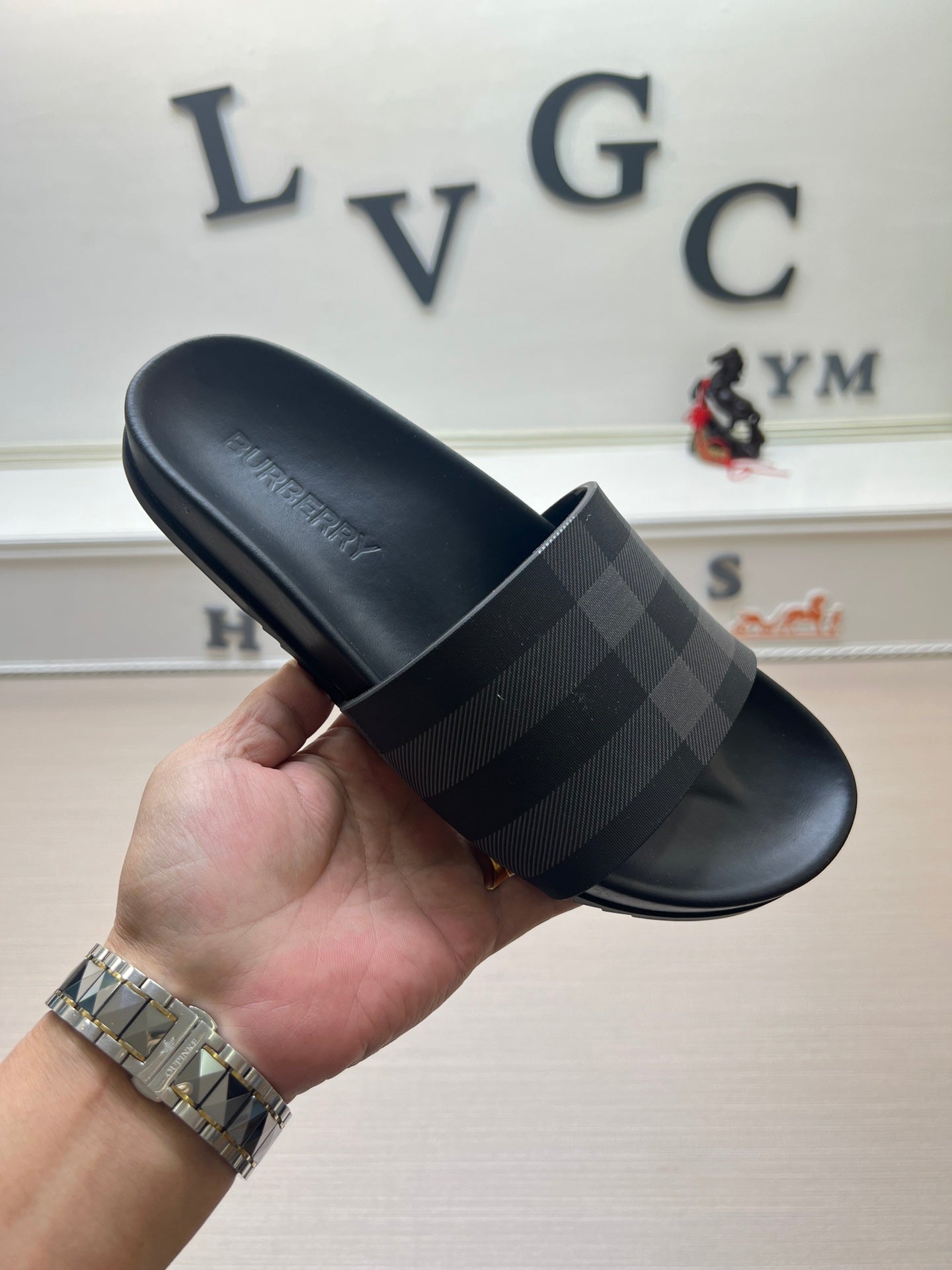 54R119ZDE Stylish slippers