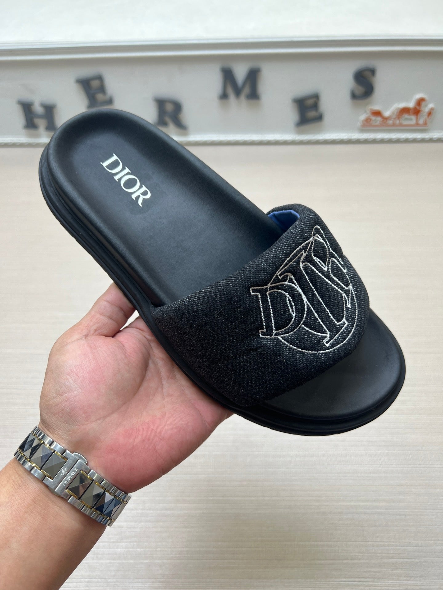 54D168ZDE Stylish leather slippers