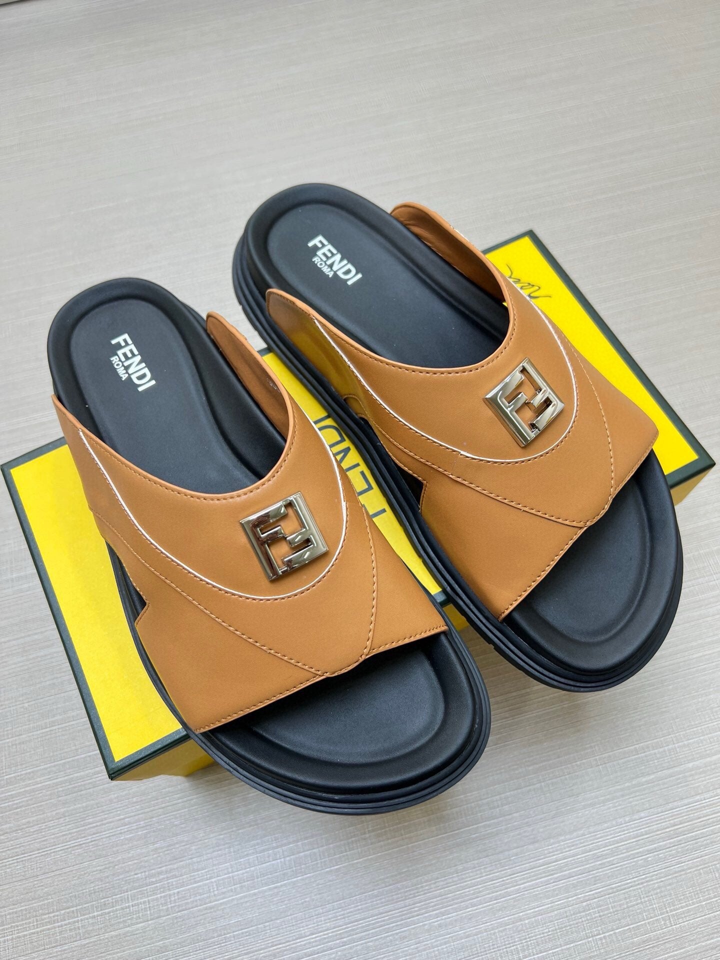 5LF221ZDE Stylish Slippers