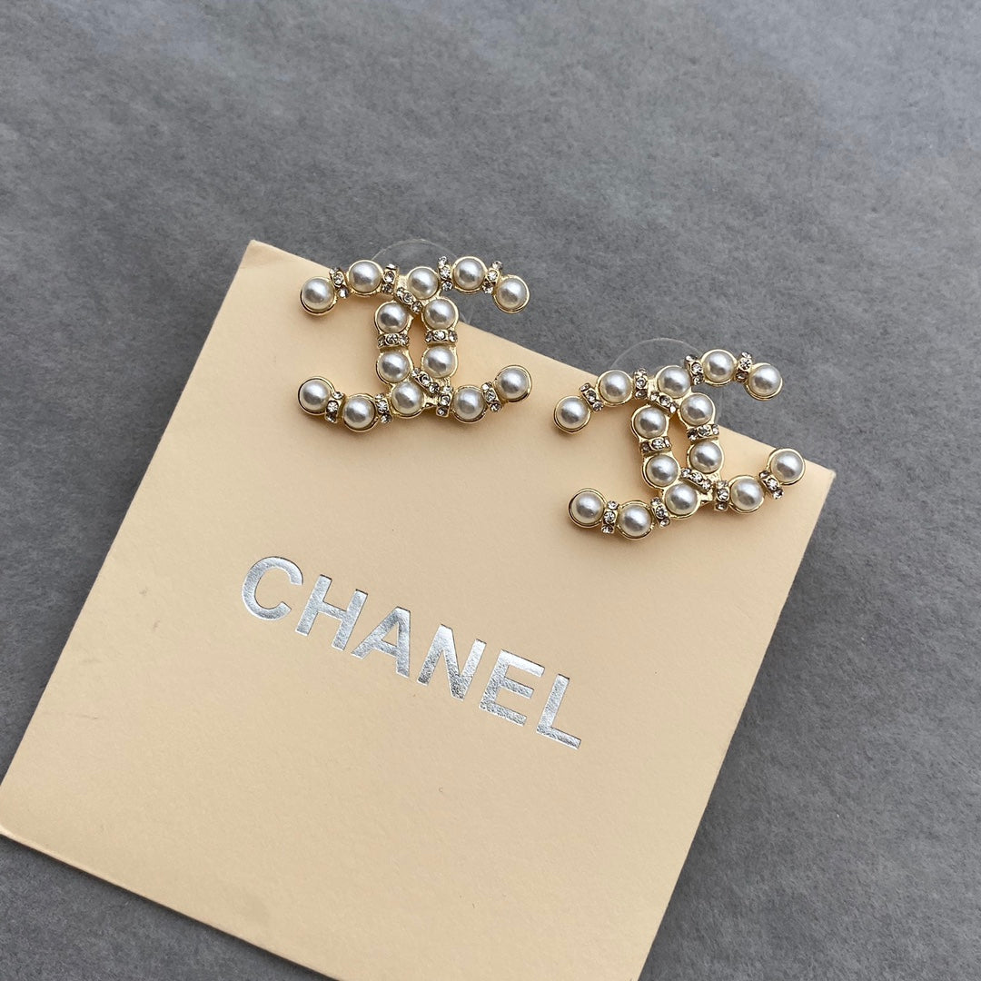 14C240EDE Stylish Earrings