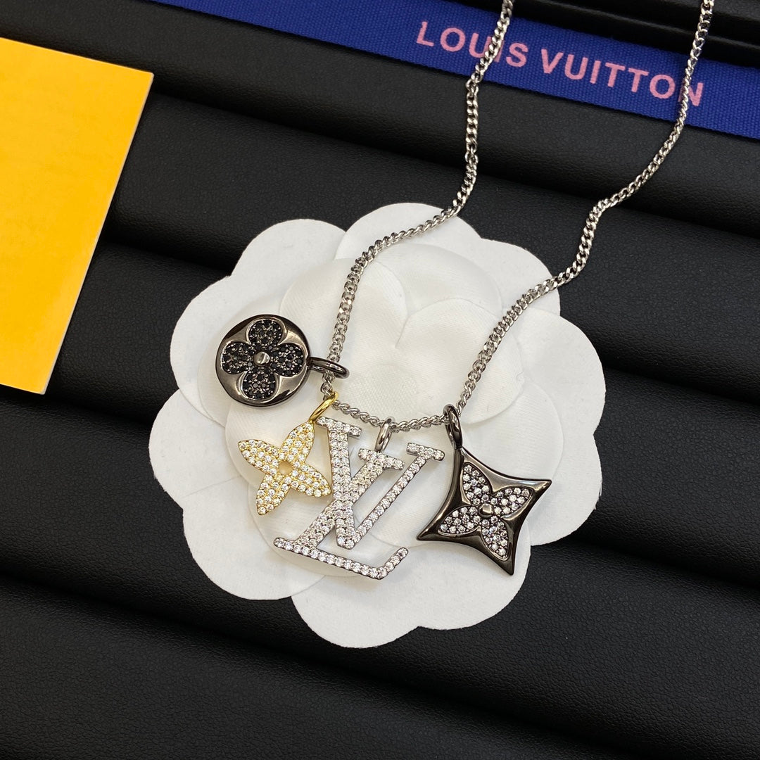 1YE79XDE Stylish Necklaces