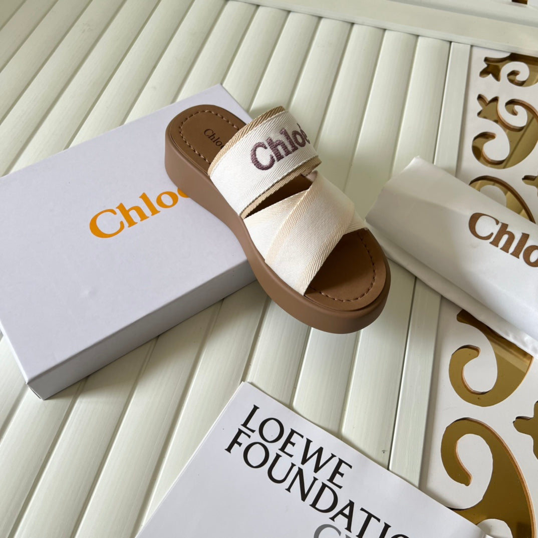 14B138ZDE Stylish Slippers