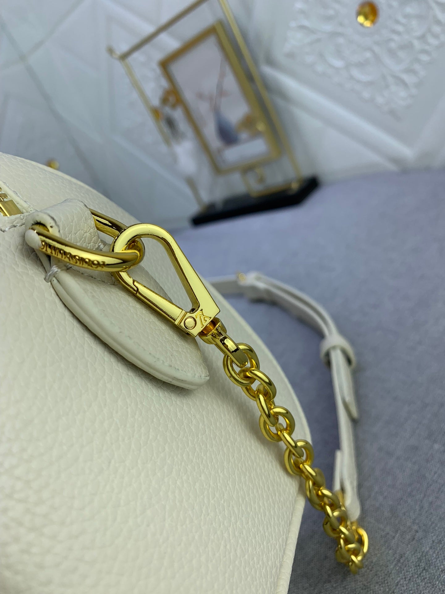 2XE264BDE Stylish leather bag 