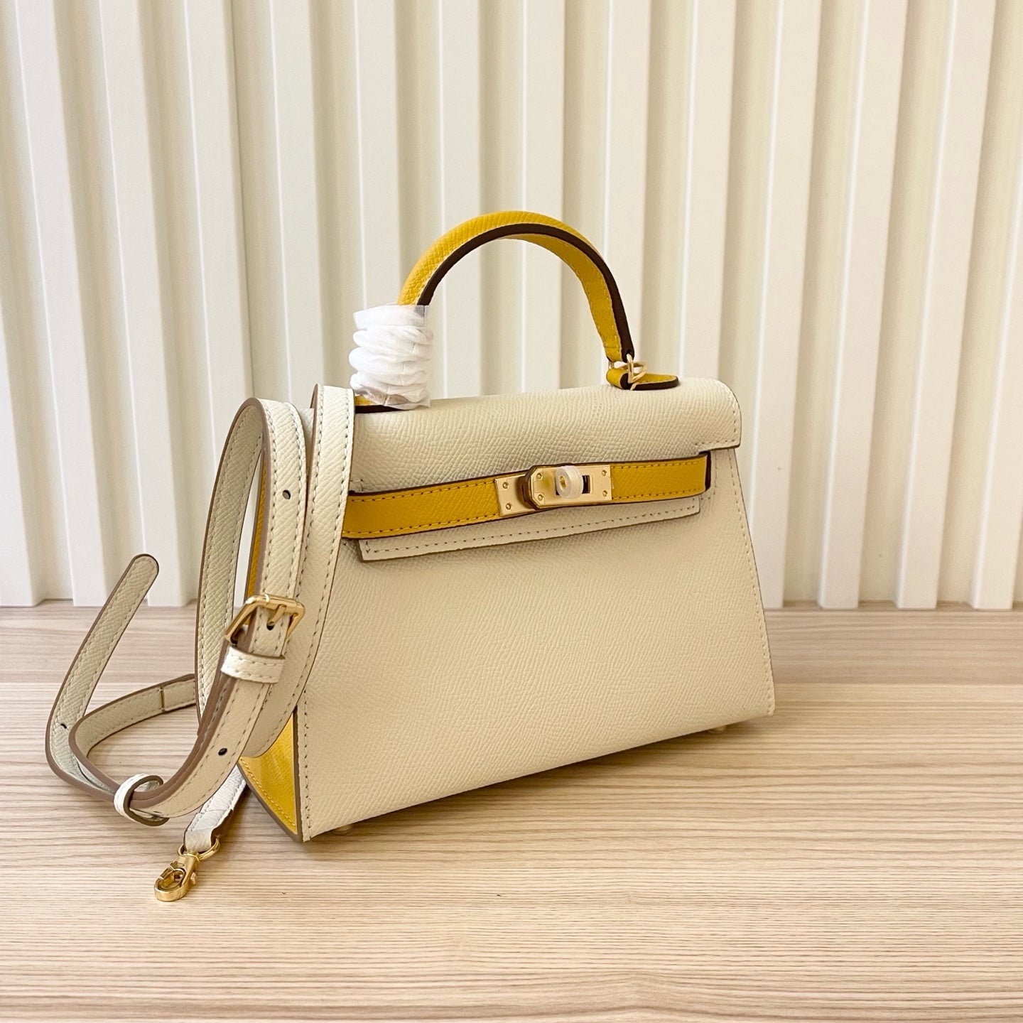 2WH25BDE Stylish leather bag