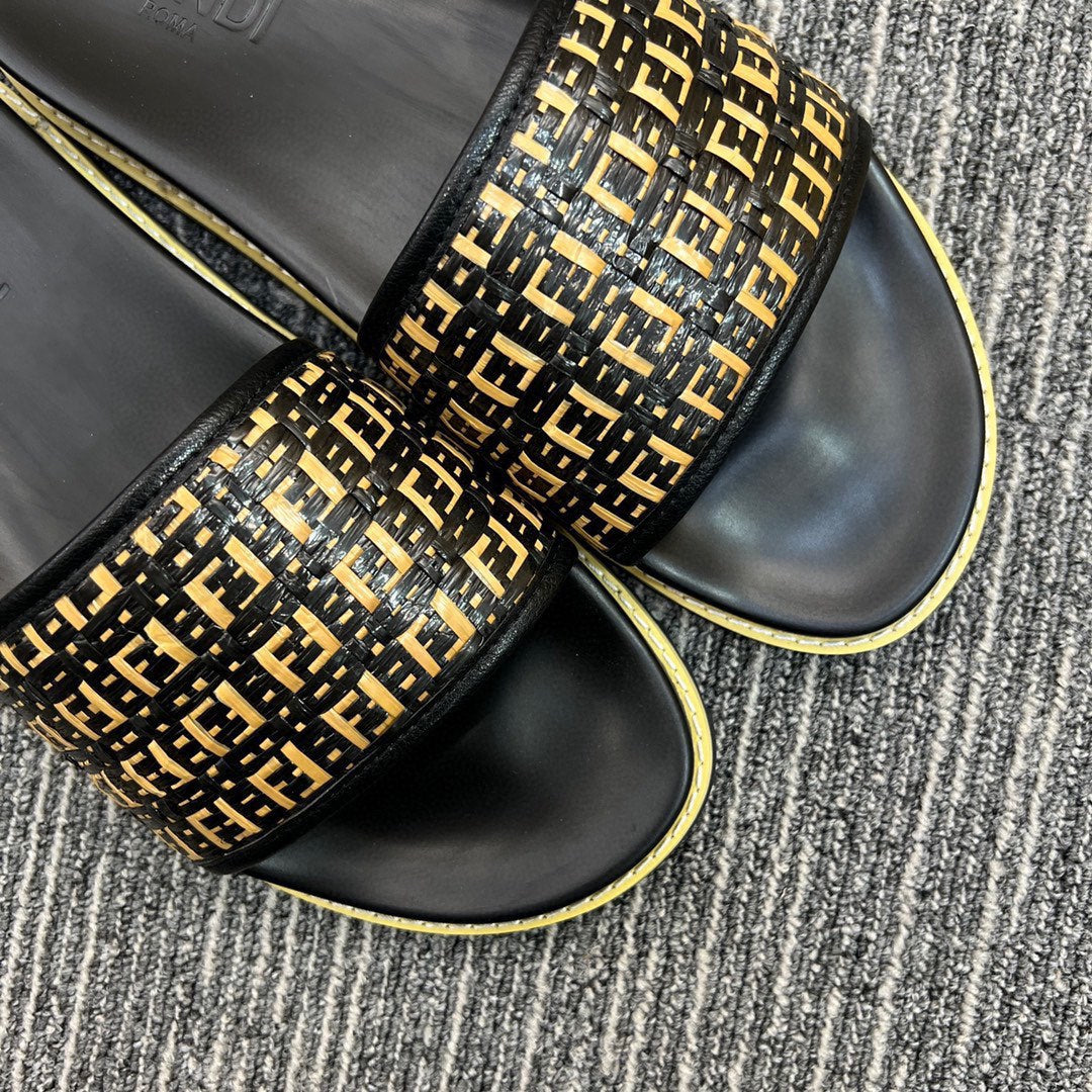 5XF104ZDE Stylish Slippers