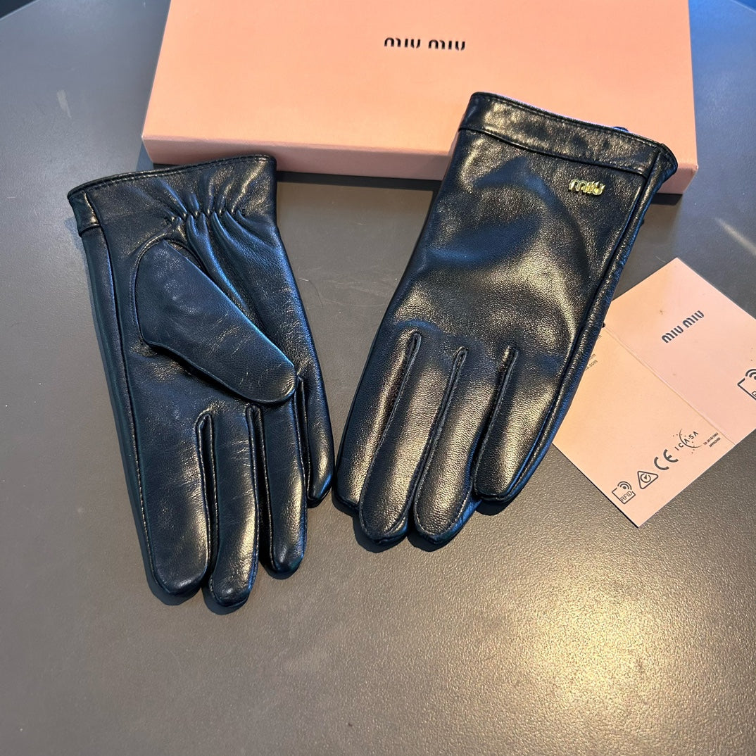 14A21SDE Stylish sheepskin gloves
