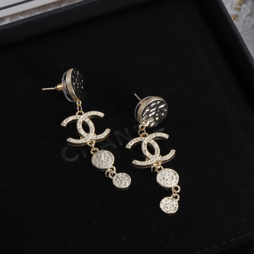 14C372EDE Stylish Earrings