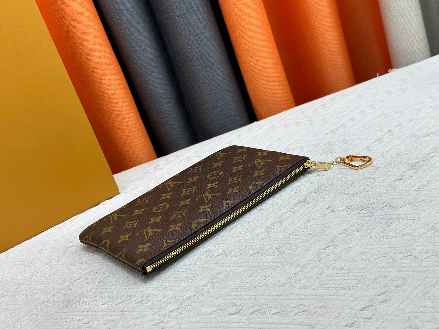 195NE10BDE Stylish Wallets