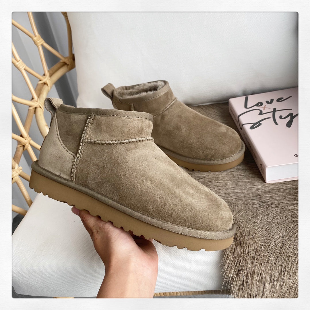 2YA96ZDE Stylish snow boots