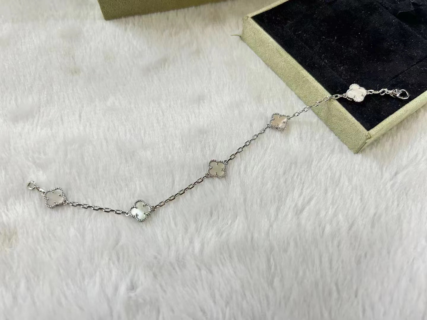 5XVA183KDE Stylishbracelets 6 flowers mini size 0.9cm flower