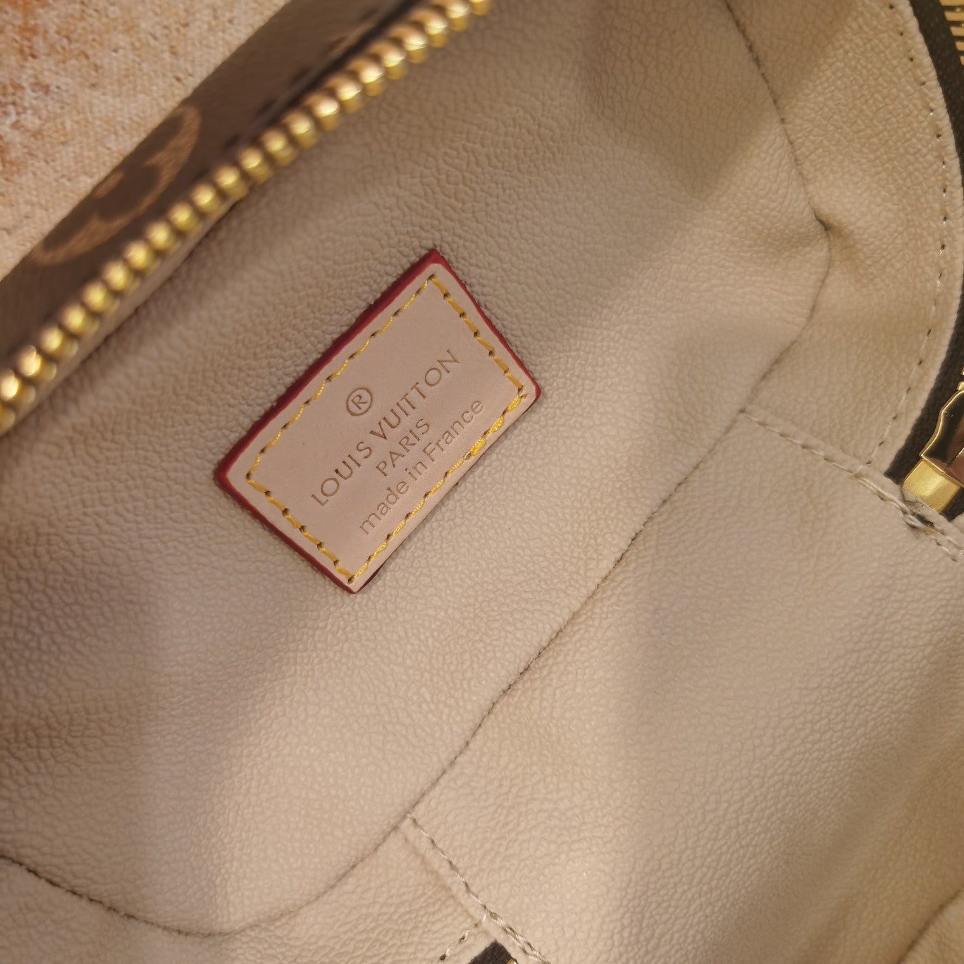 1XE273BDE Stylish leather bag 