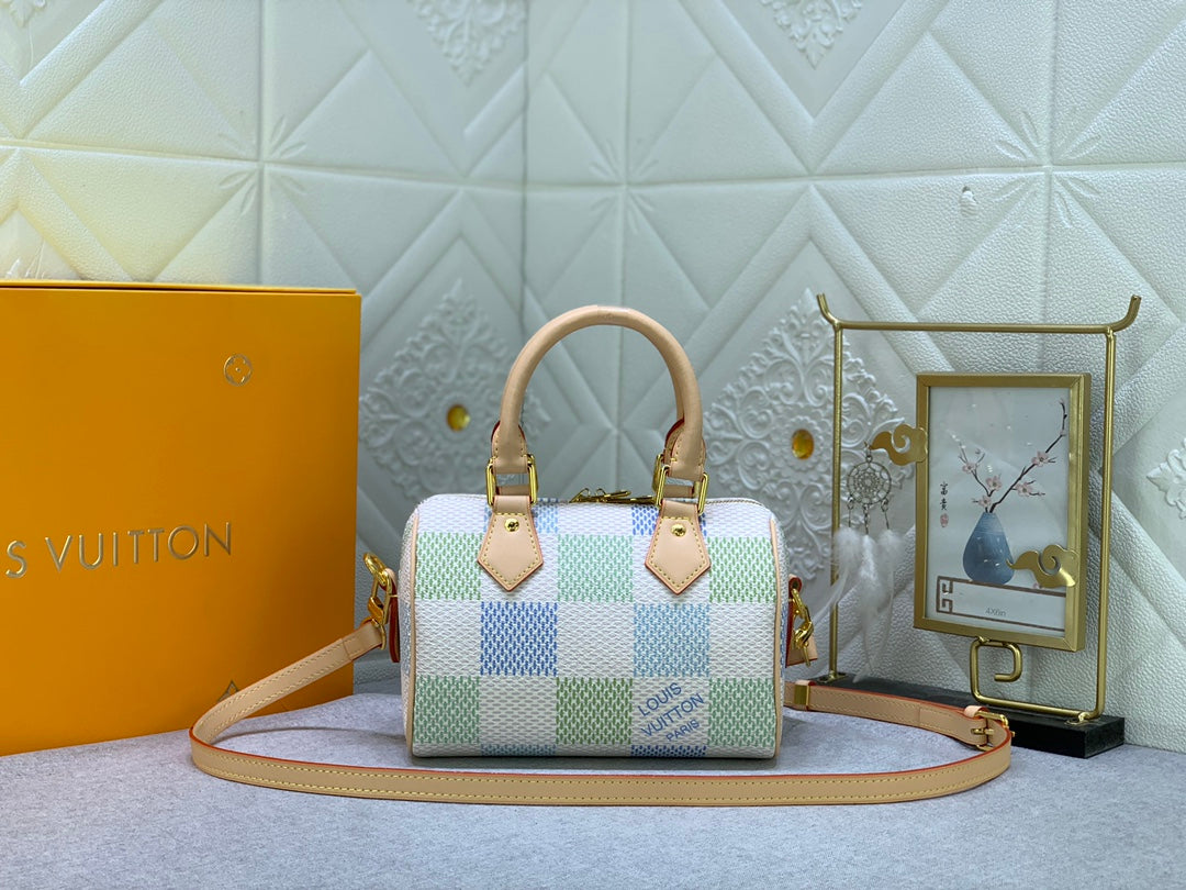 2XE334BDE Stylish leather bag 