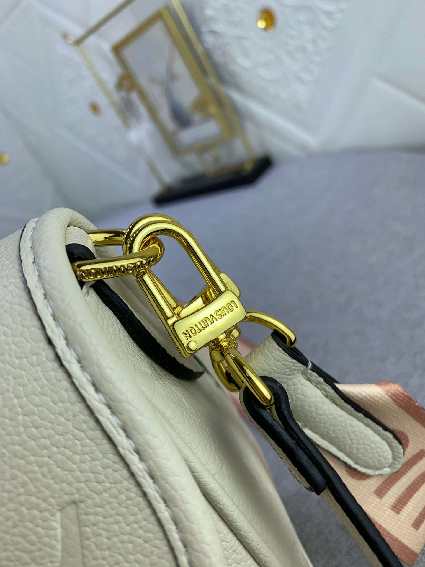 2XE141BDE Stylish leather bag 